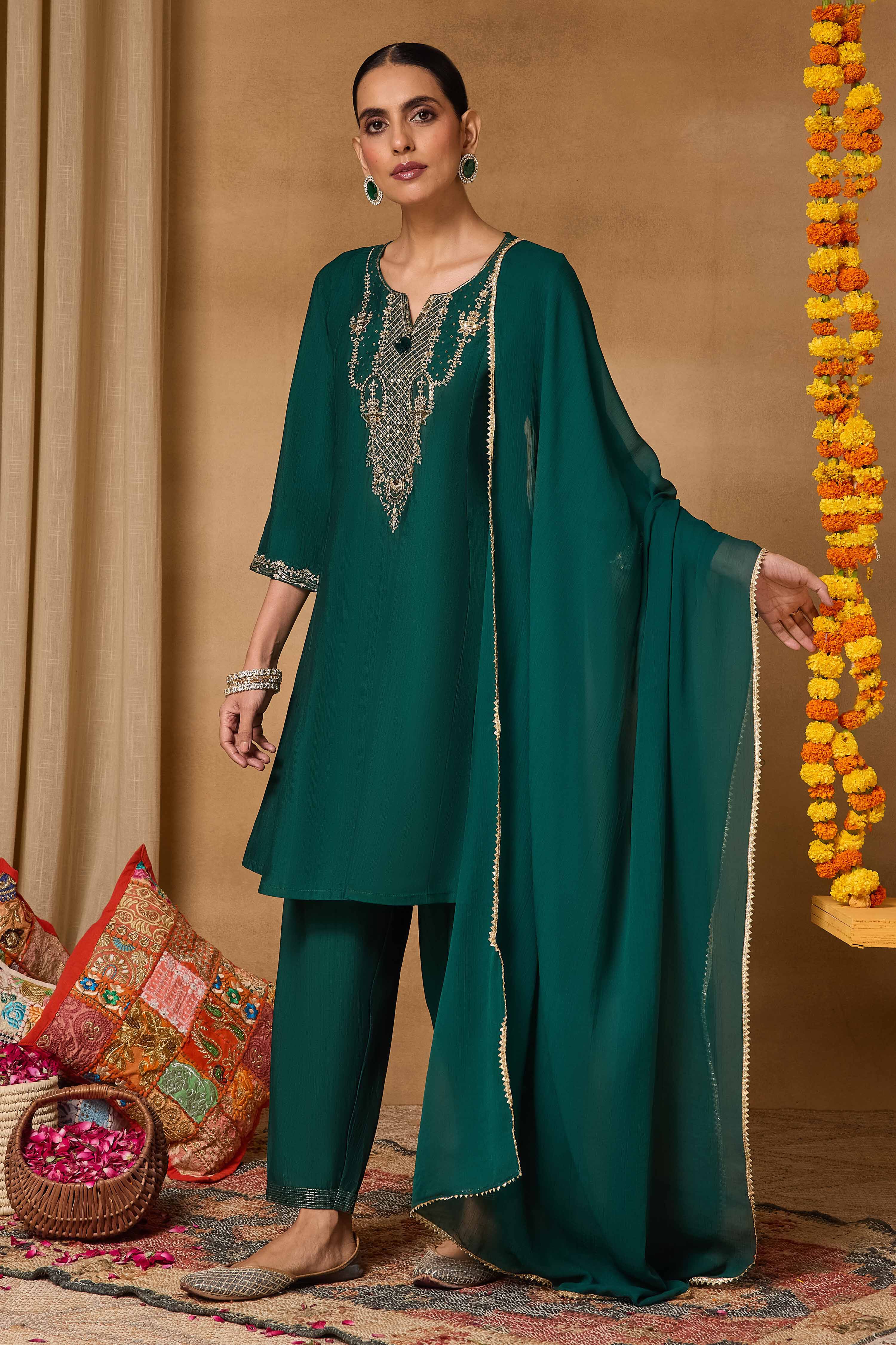 Green Viscose Blend A-Line Solid Suit Set image number 4