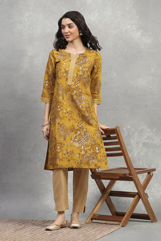 Rangriti Yellow Viscose Blend Printed Straight Kurta in Yellow