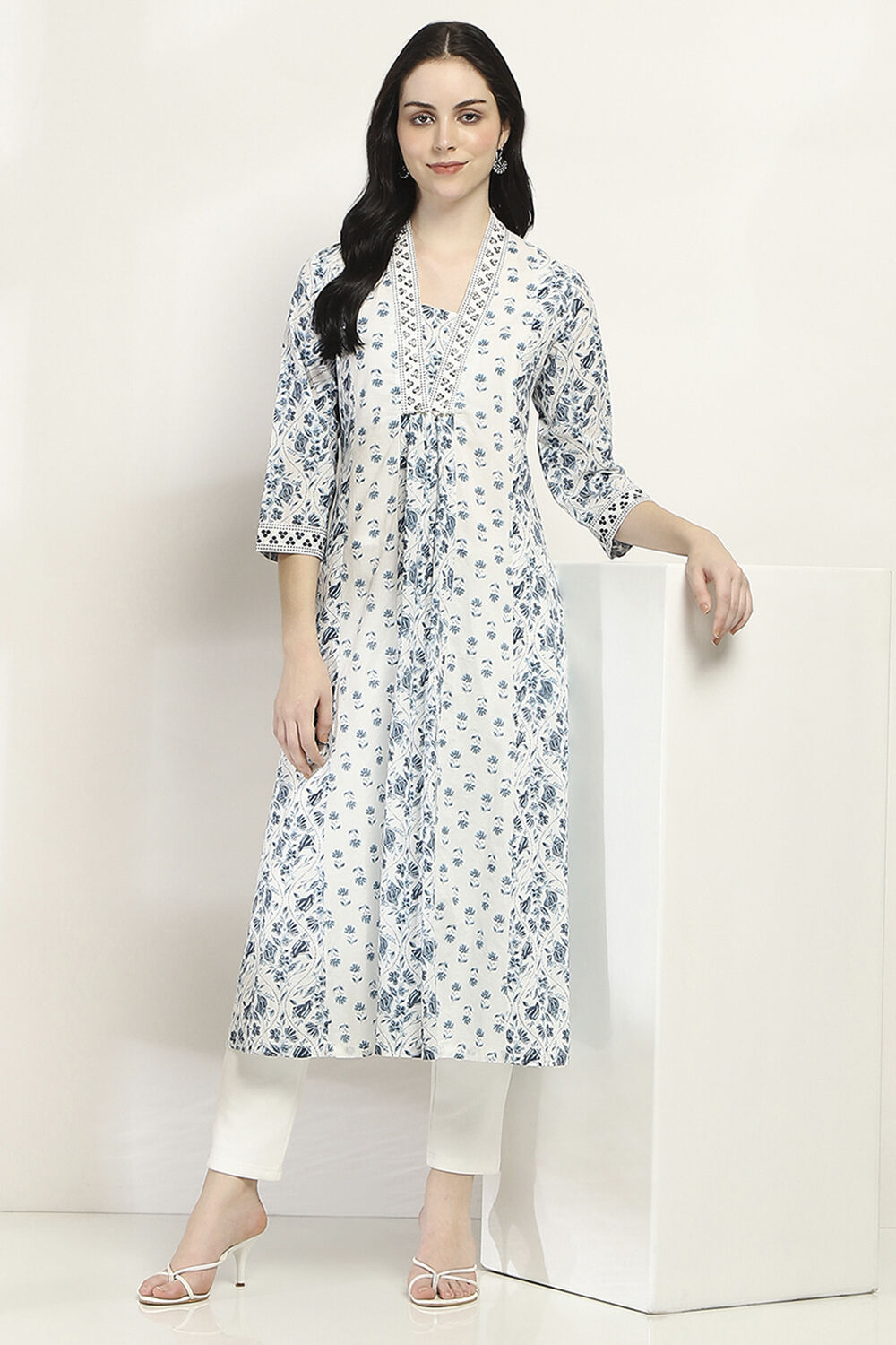 White Cotton Printed A-Line Kurta image number 0