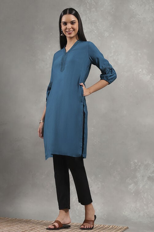 Purple Viscose Blend Solid Straight Kurta image number 2
