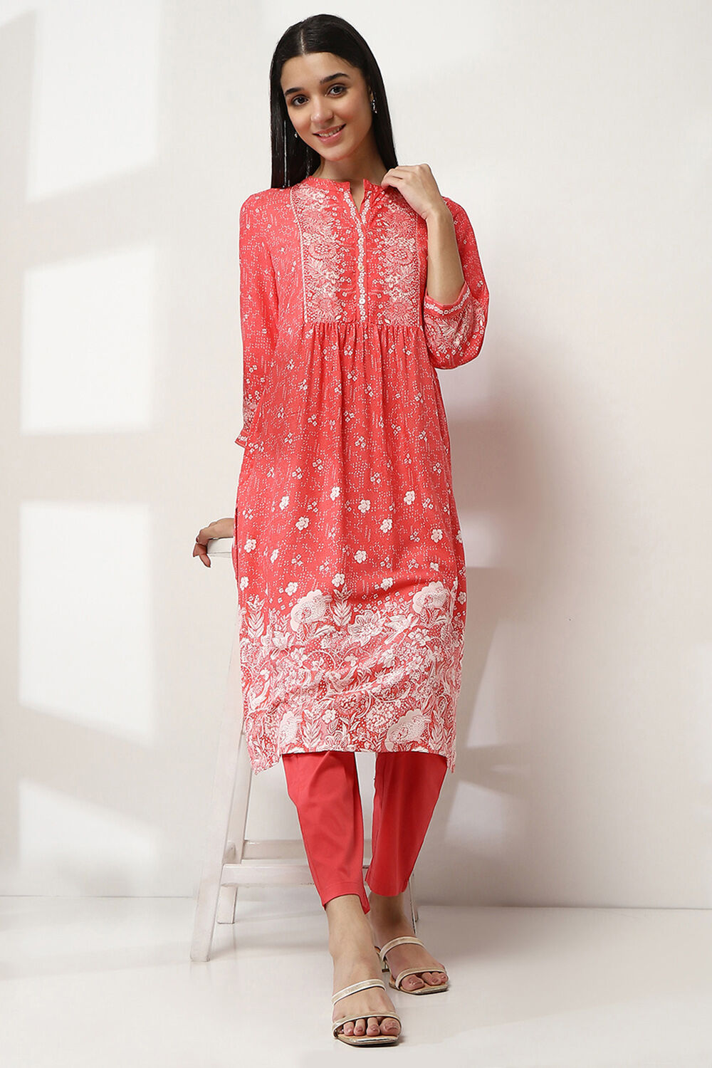 Coral Cotton Lycra Solid Regular Pants image number 0