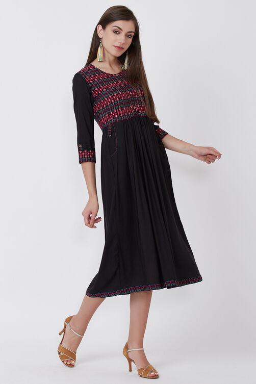 Black Viscose Rayon Flared Dress image number 3