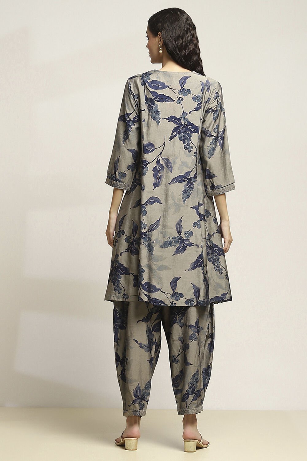 Grey Viscose Blend Printed A-Line Kurta Pants Set image number 4
