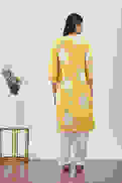 Yellow Rayon Straight Kurtas image number 3