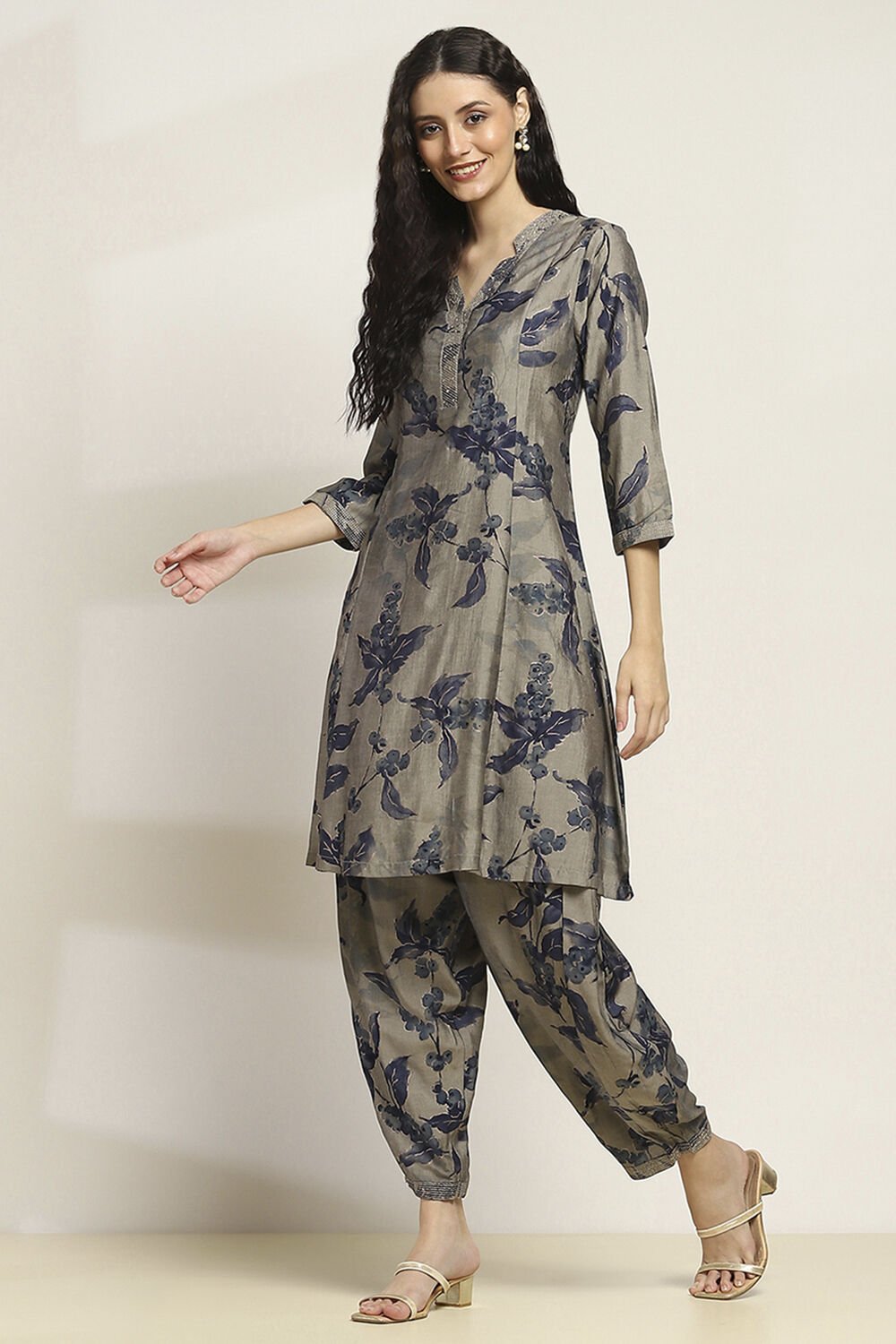Grey Viscose Blend Printed A-Line Kurta Pants Set image number 3