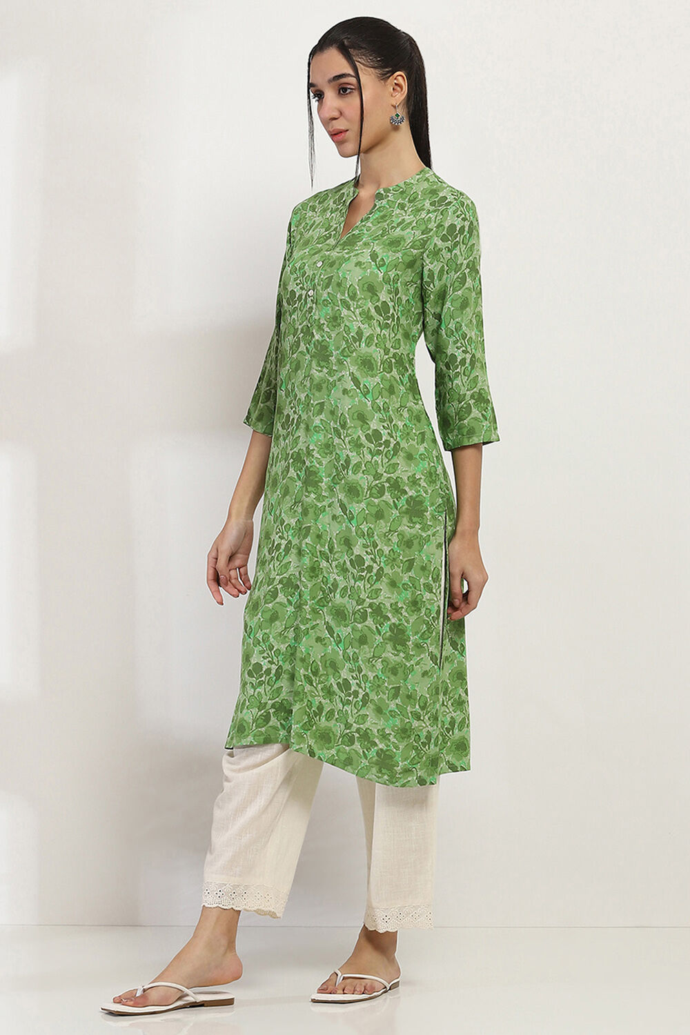 Sage Green Printed Straight Kurta image number 2