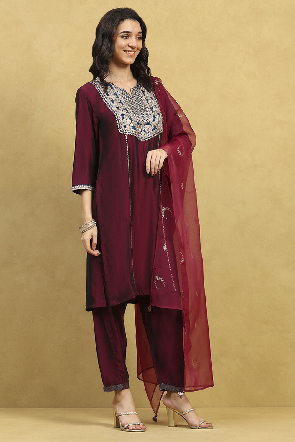 Wine Polyester Blend Solid Straight Suit Set image number 5