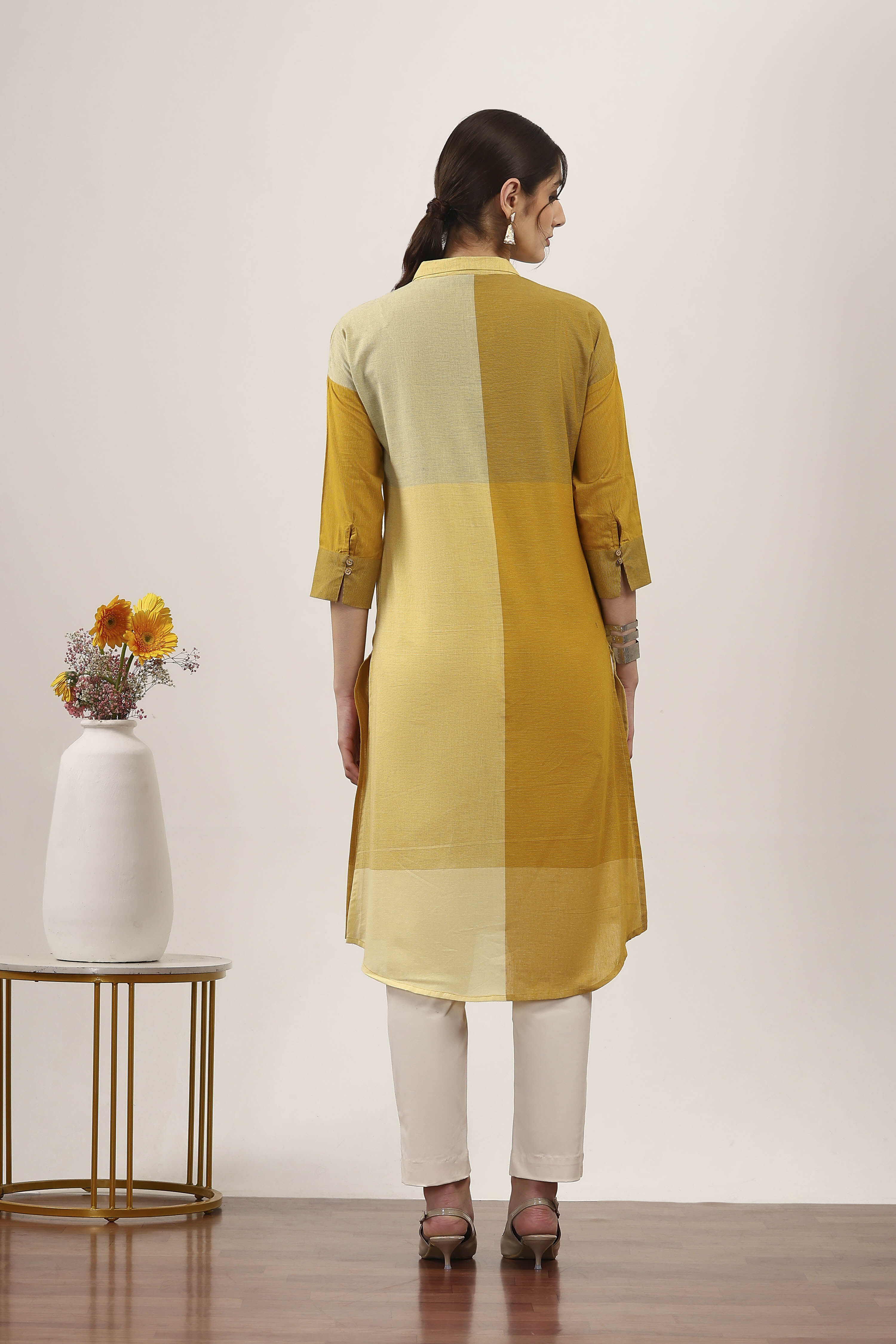 Yellow Cotton Straight Kurtas image number 3