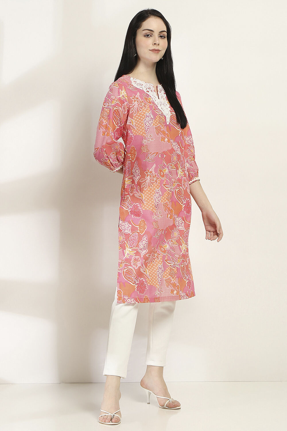 Pink Cotton Floral Straight Kurta image number 4