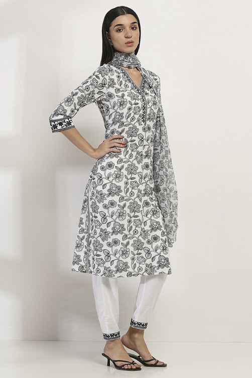 White and Black Printed Straight Suit Set image number 5