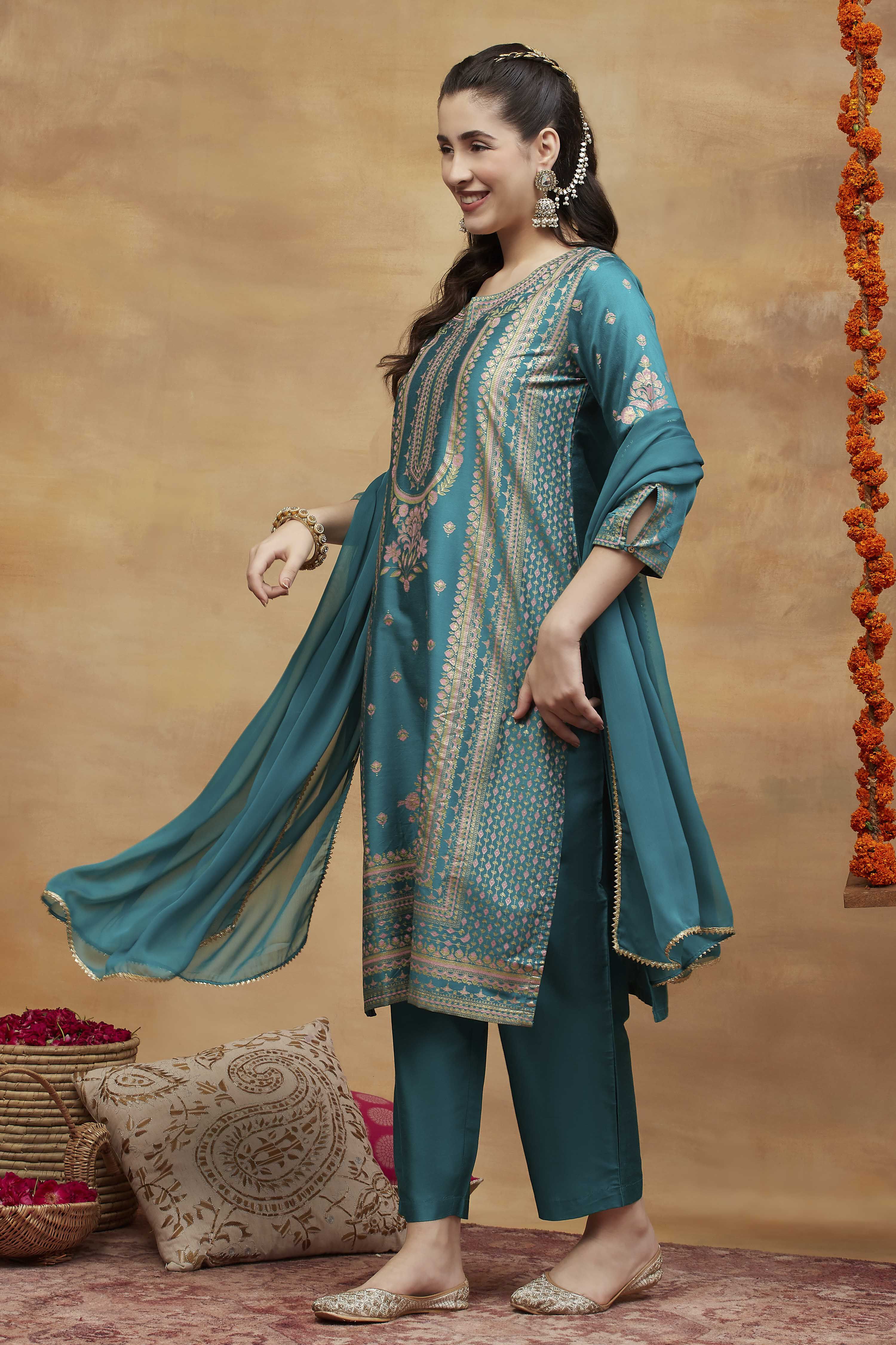 Emerald Green Viscose Blend Straight Printed  image number 3