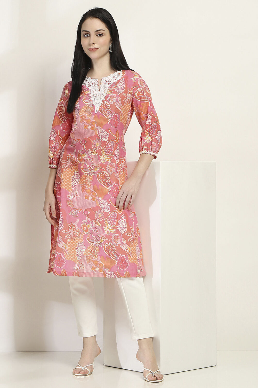Pink Cotton Floral Straight Kurta image number 0