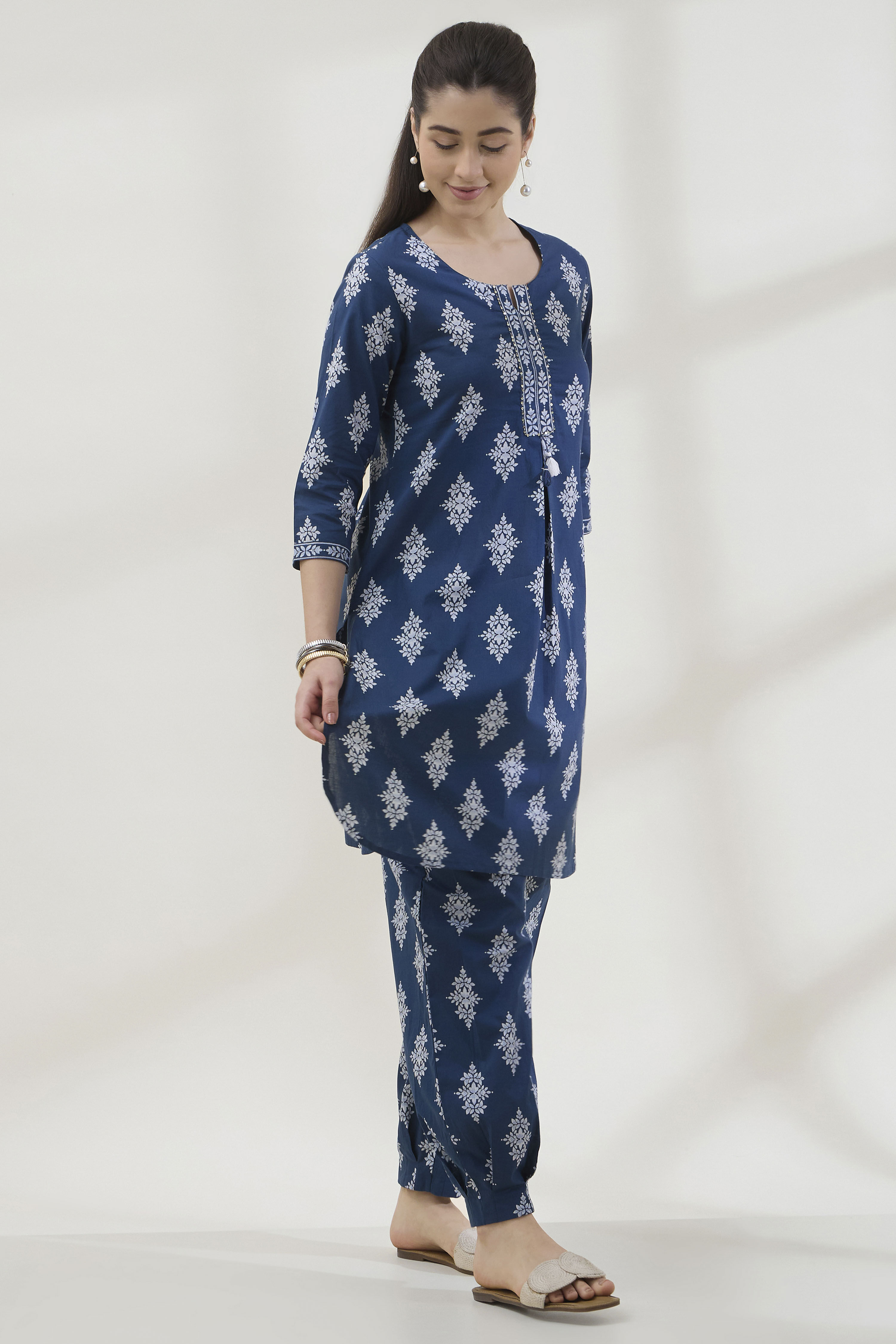 Navy Cotton Straight Printed  image number 4