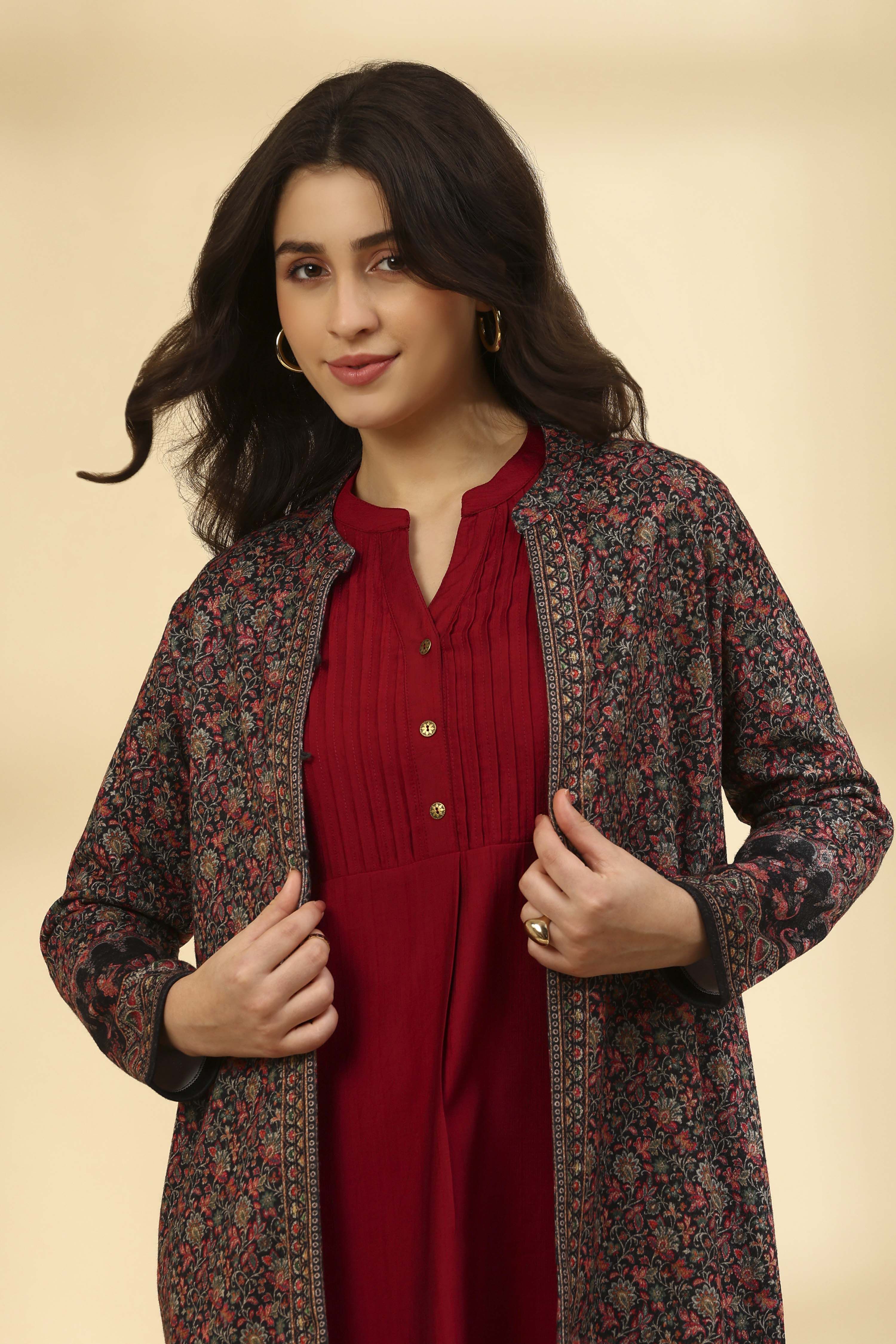 Black Polyester Regular Printed Cape image number 1