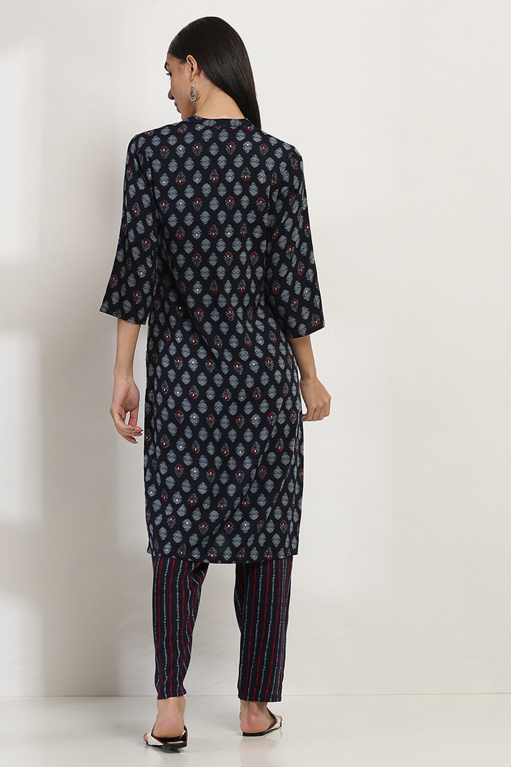 Navy Blue Cotton Blend Straight Kurta Set image number 4