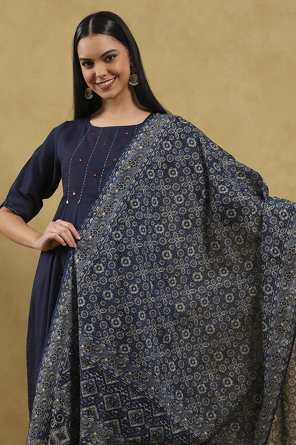 Indigo Blue Cotton Solid Gathered Suit Set image number 7