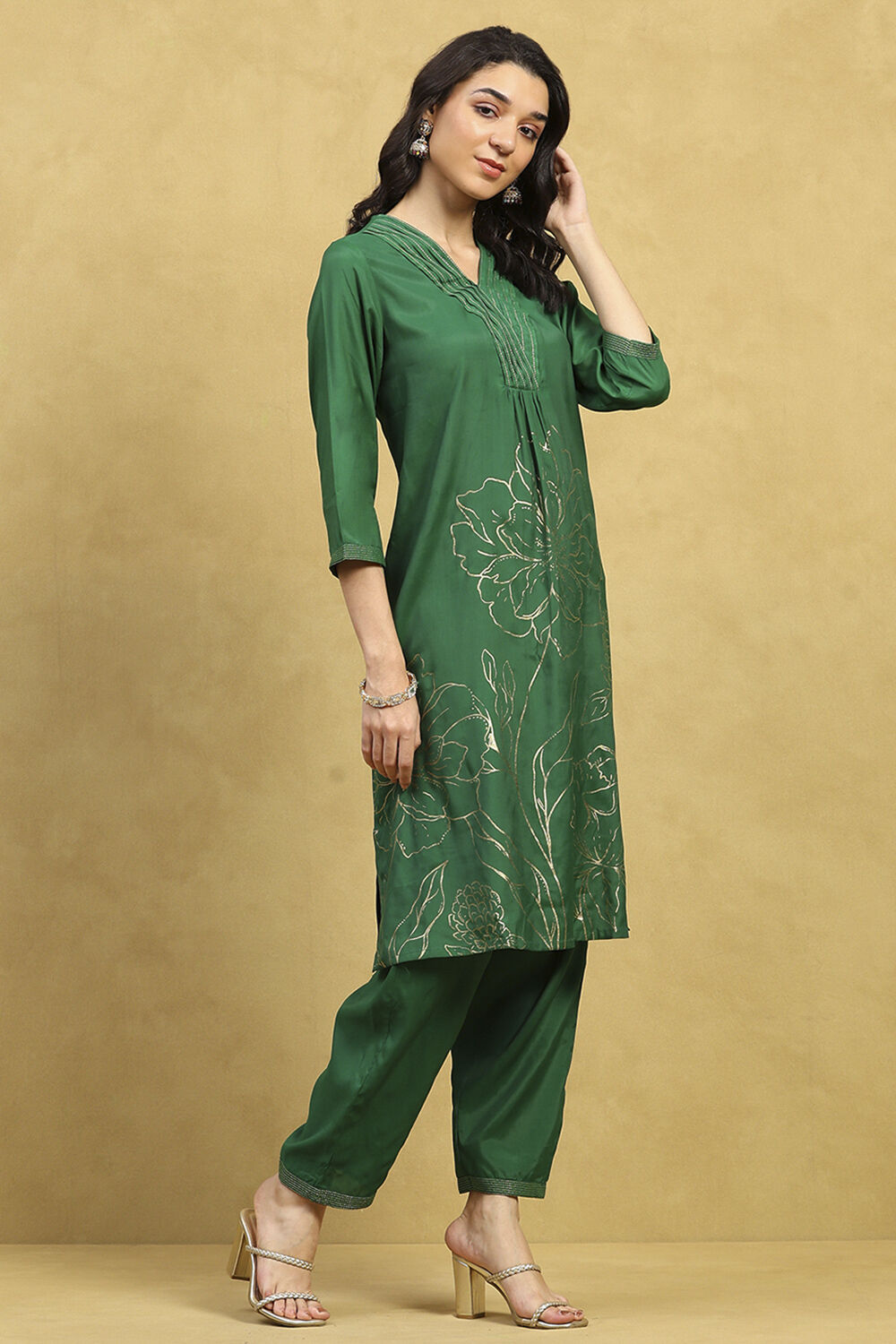 Green Viscose Rayon Printed A-Line Kurta Pants Set image number 5