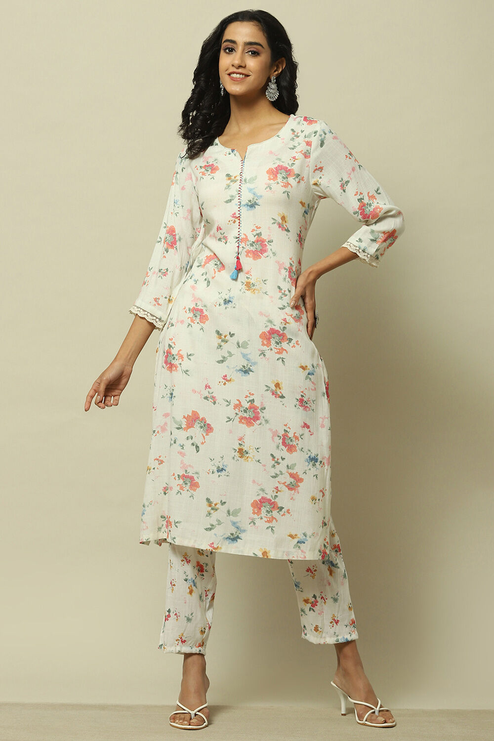 Buy Off white Viscose Printed Straight Suit Set Kurta Palazzo by Rangriti
