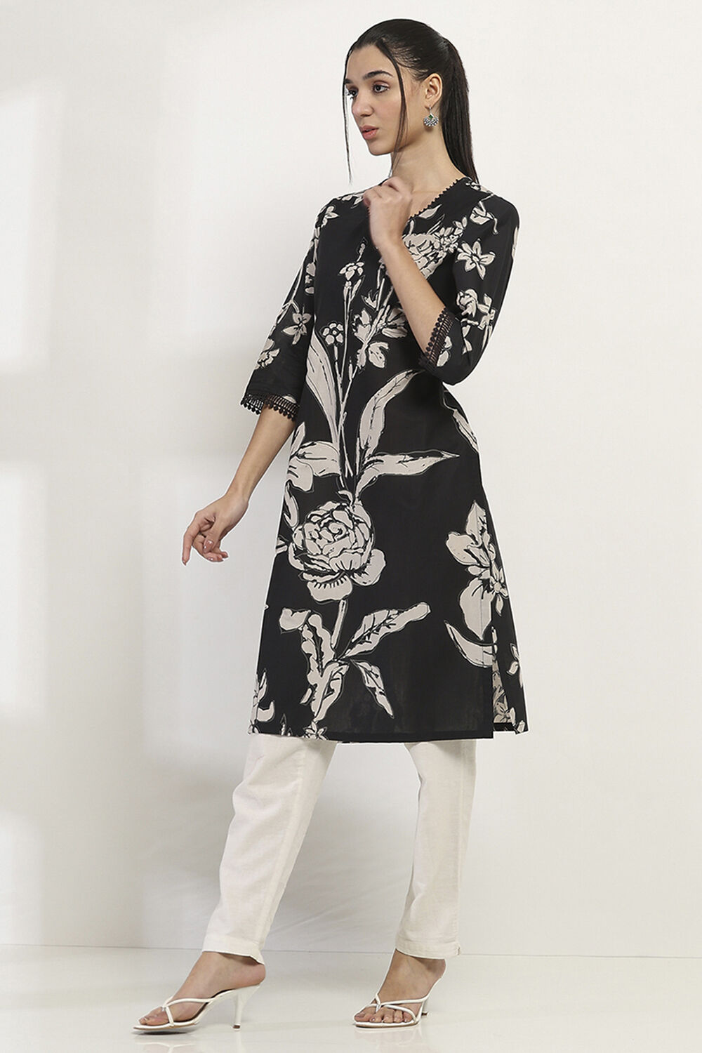 Black Cotton Printed Straight Kurta image number 6