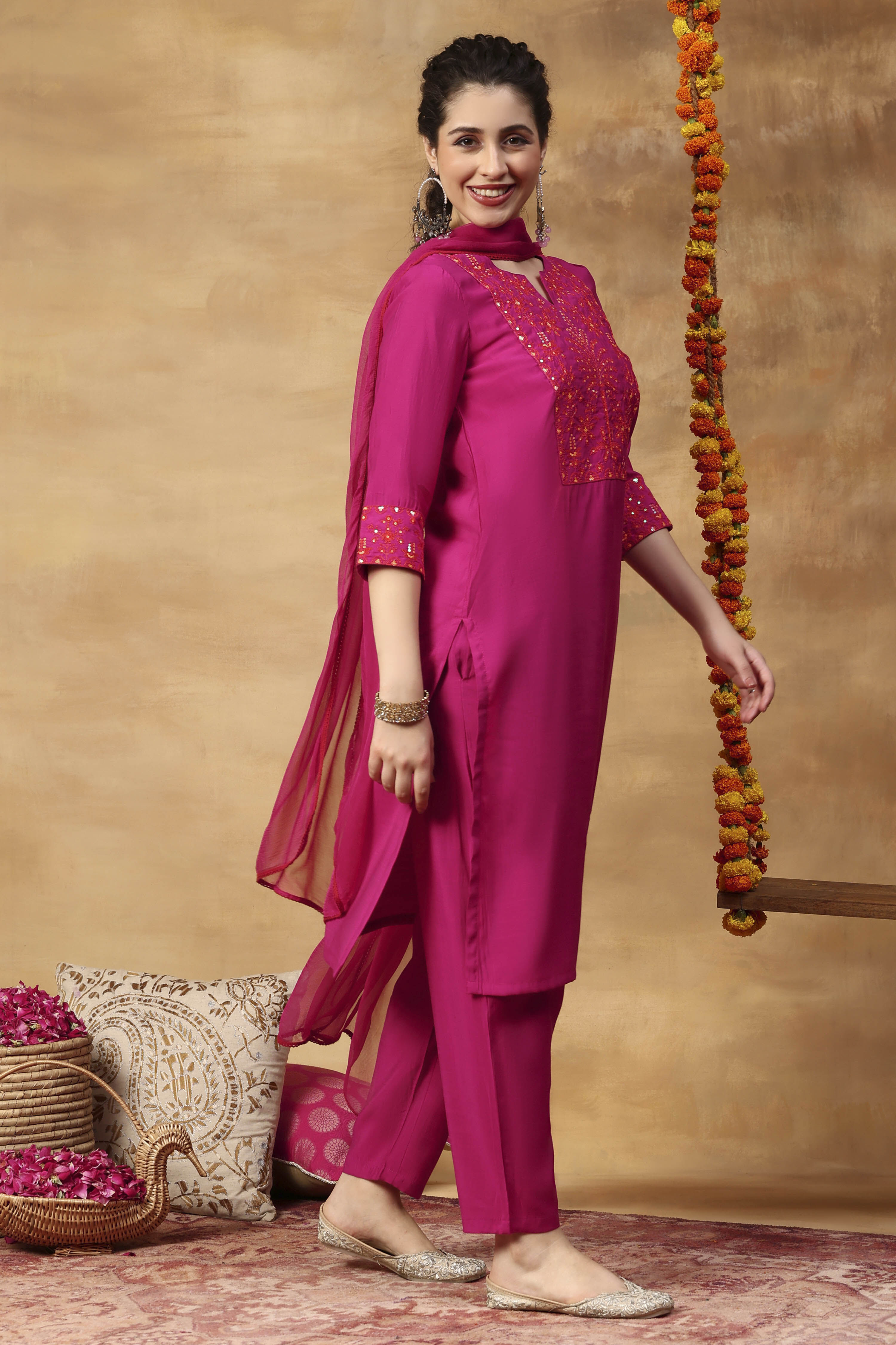 Fuchsia Aari Embroidered Kurta Set image number 4