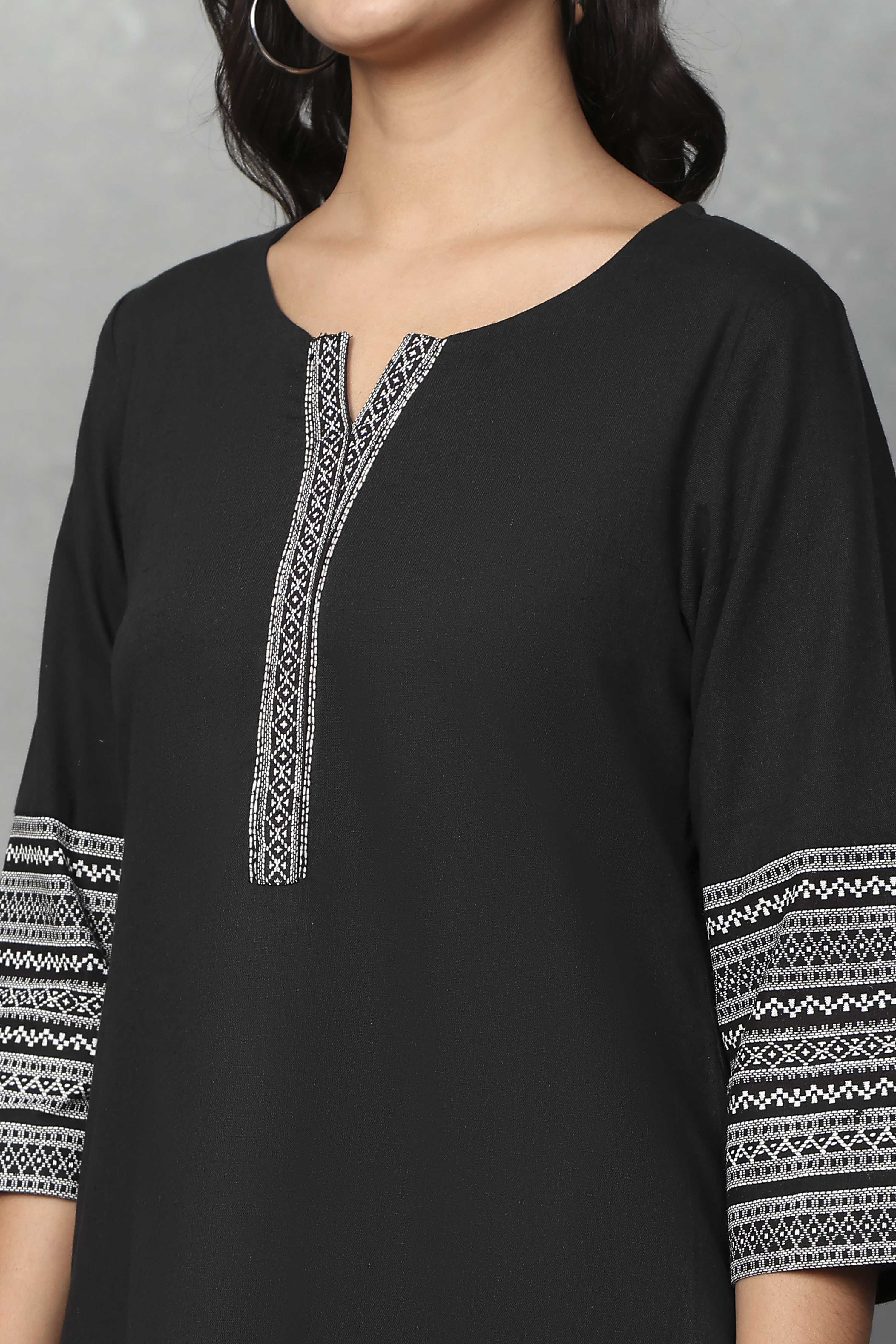 Black Cotton Blend Solid Straight Kurta image number 1