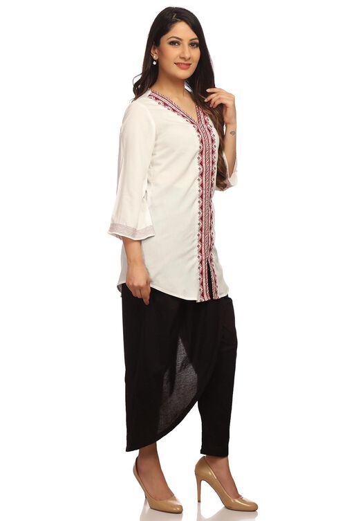 White Straight Viscose Rayon Indie Top image number 2
