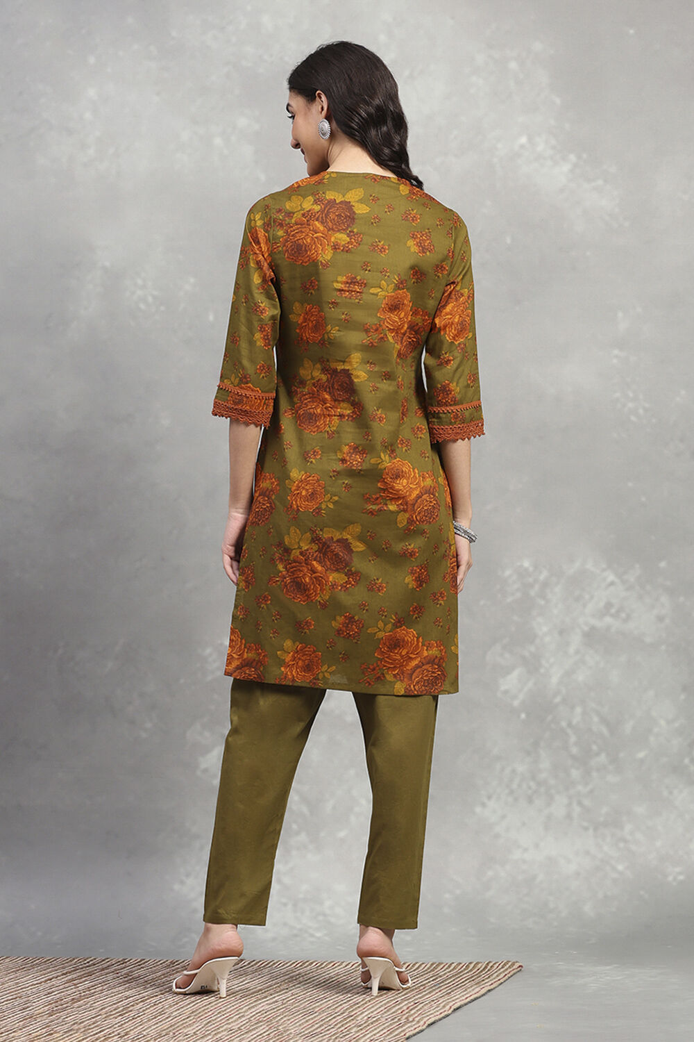 Green Cotton Printed Straight Kurta Pants Set image number 4
