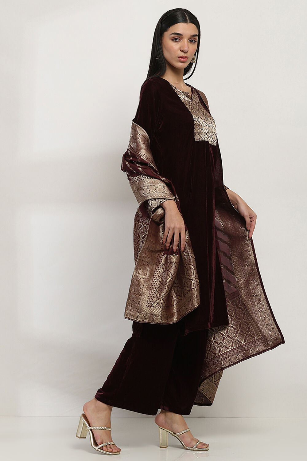 Wine Poly Velvet Straight Solid Kurta Palazzo Suit Set image number 5