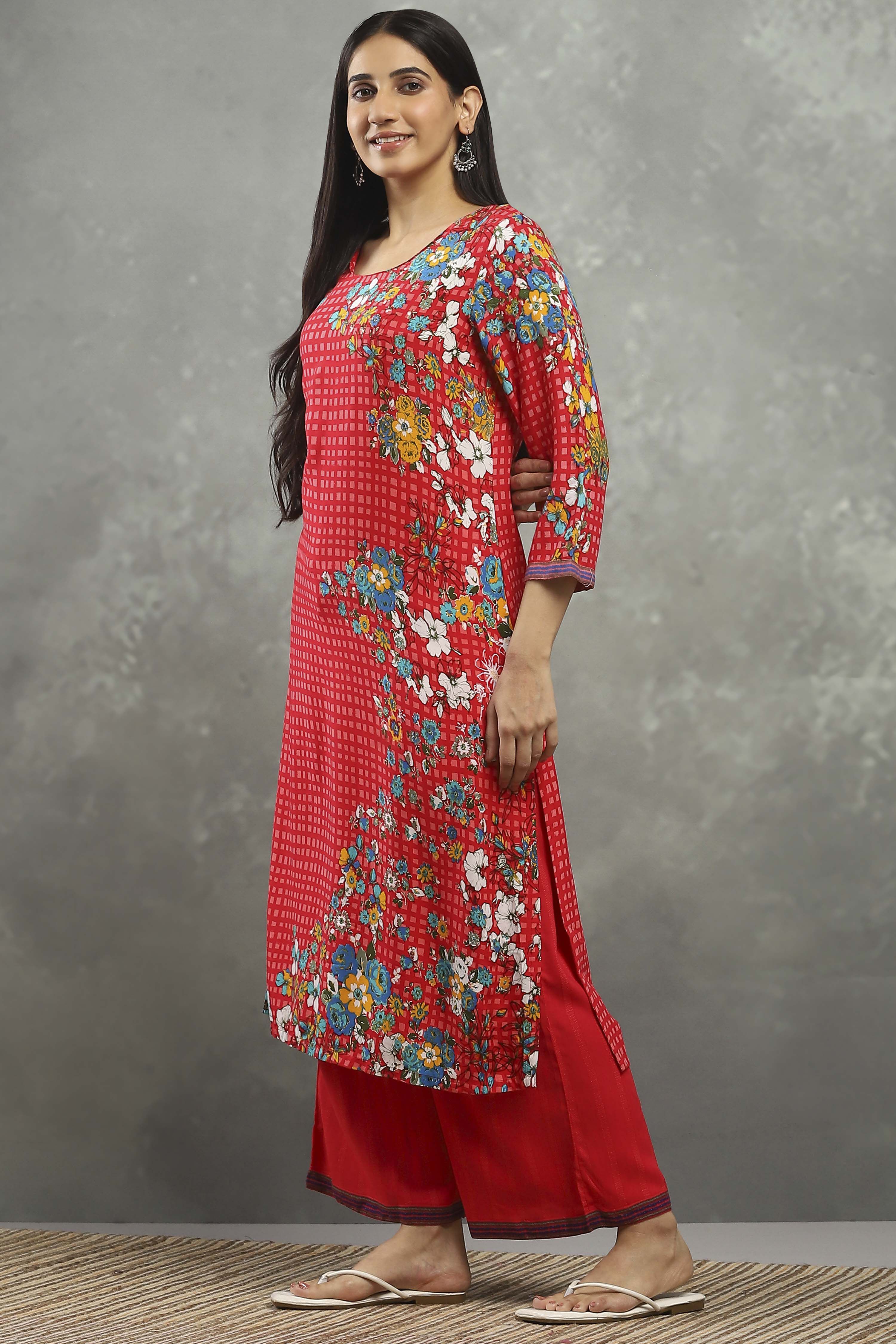 Red Viscose Straight Kurta Pants Set image number 3