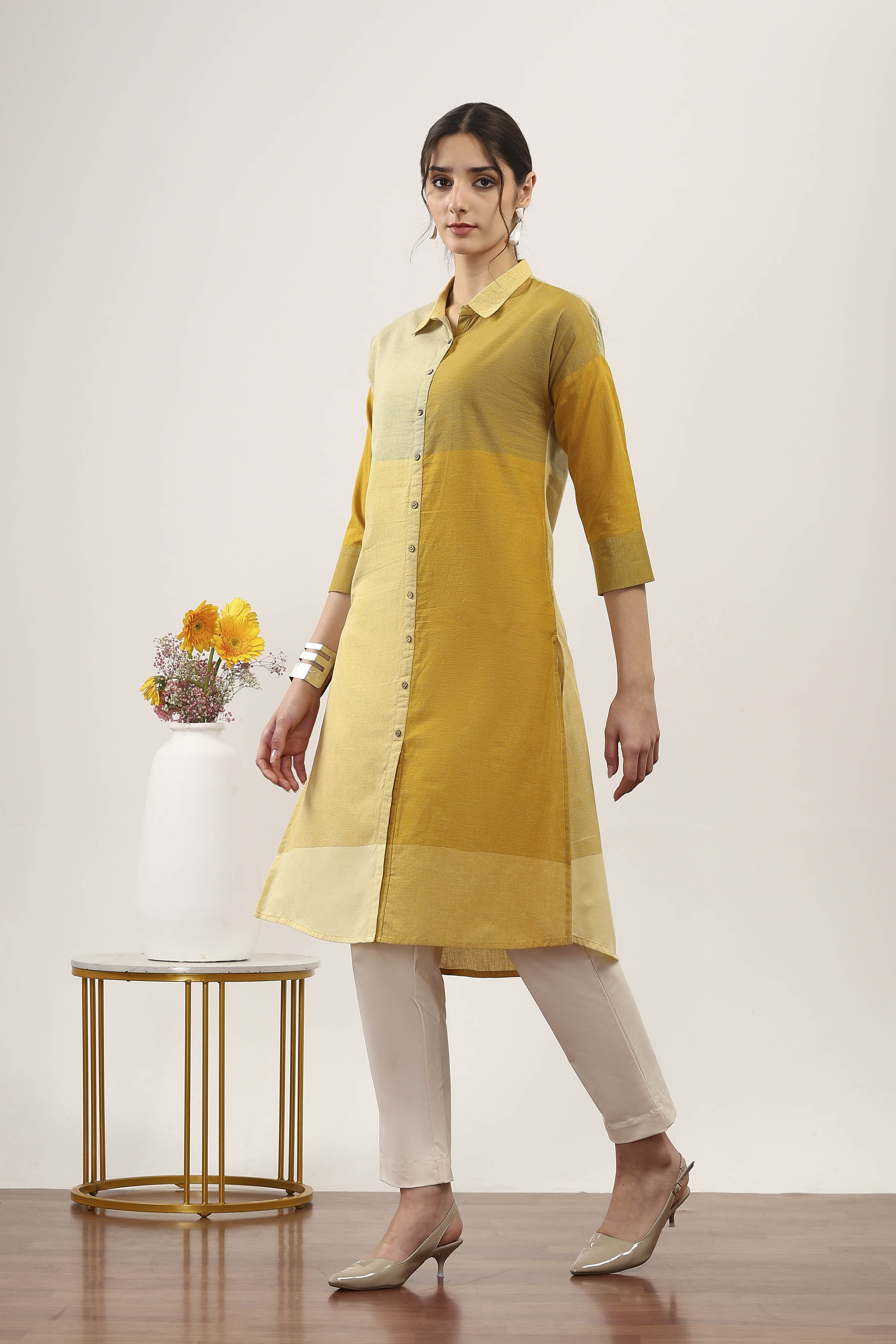 Yellow Cotton Straight Kurtas image number 2