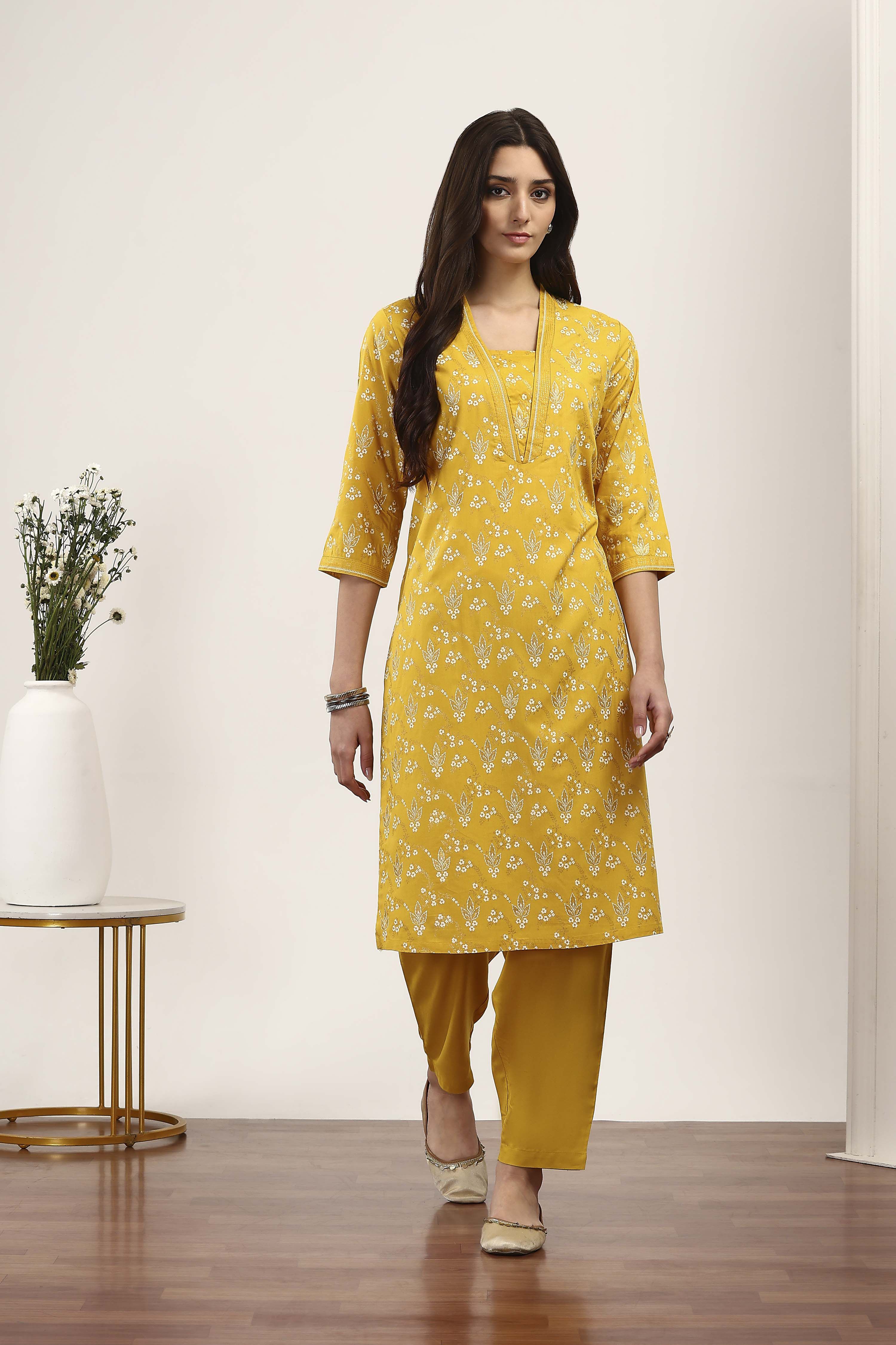 Pink Viscose Rayon Kurta Pants Set image number 6