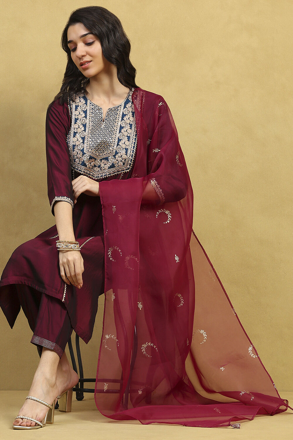 Wine Polyester Blend Solid Straight Suit Set image number 0