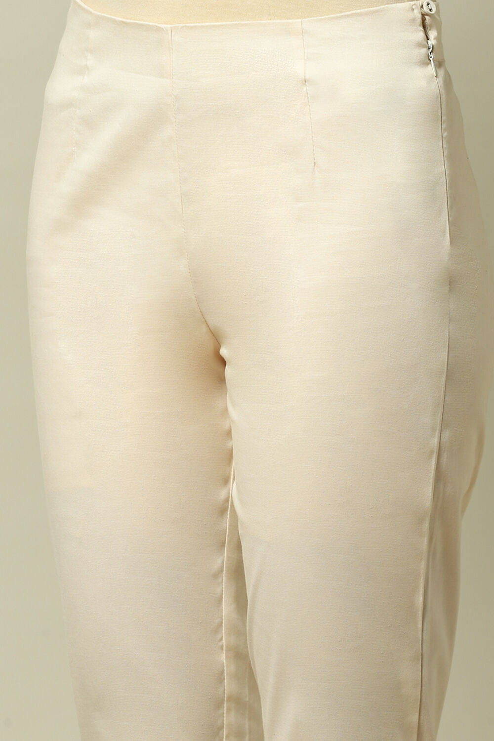 Cream-Coloured Cotton Solid Slim Fit Pants image number 1