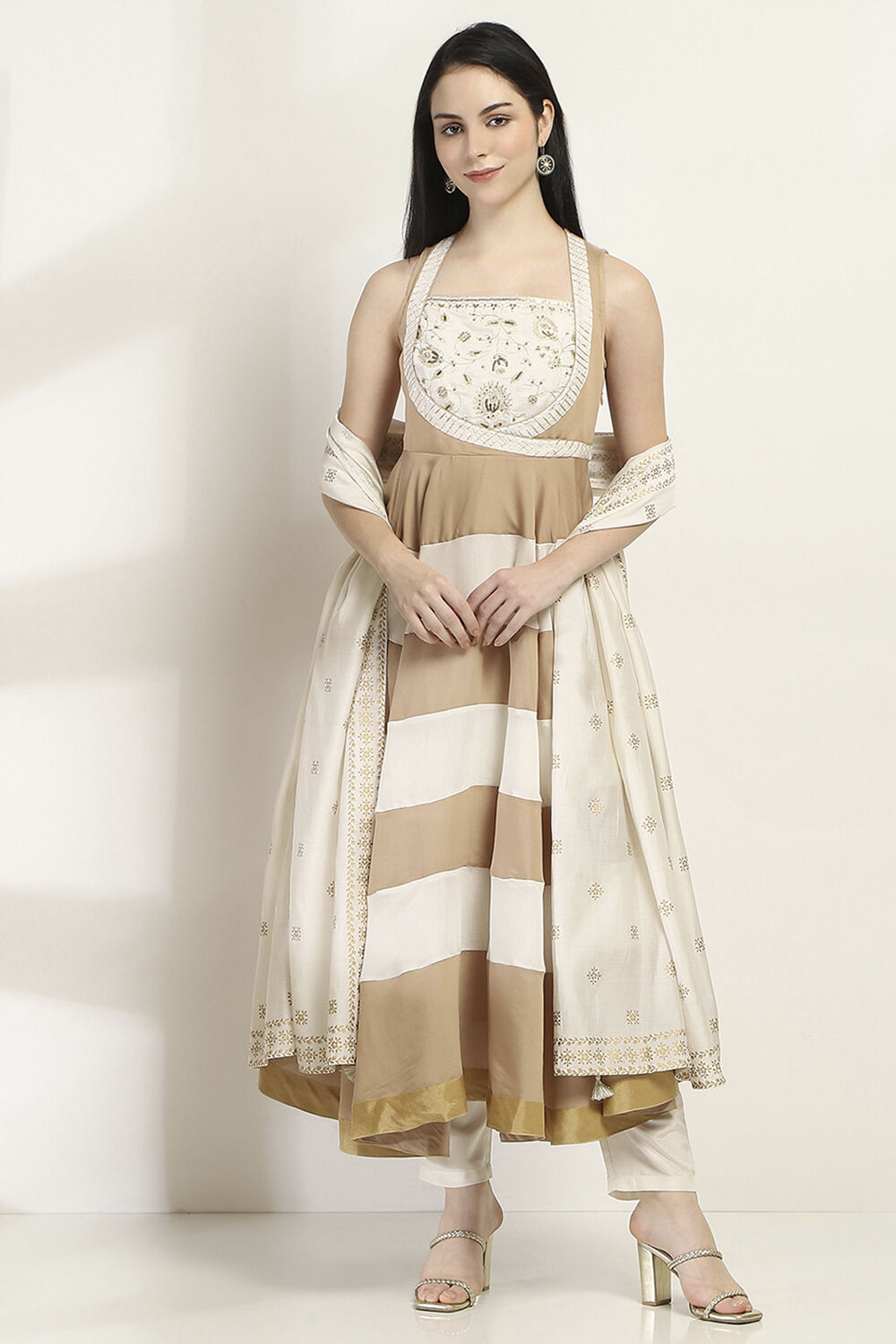 Red and Pink Tiered Anarkali Suit Set image number 6