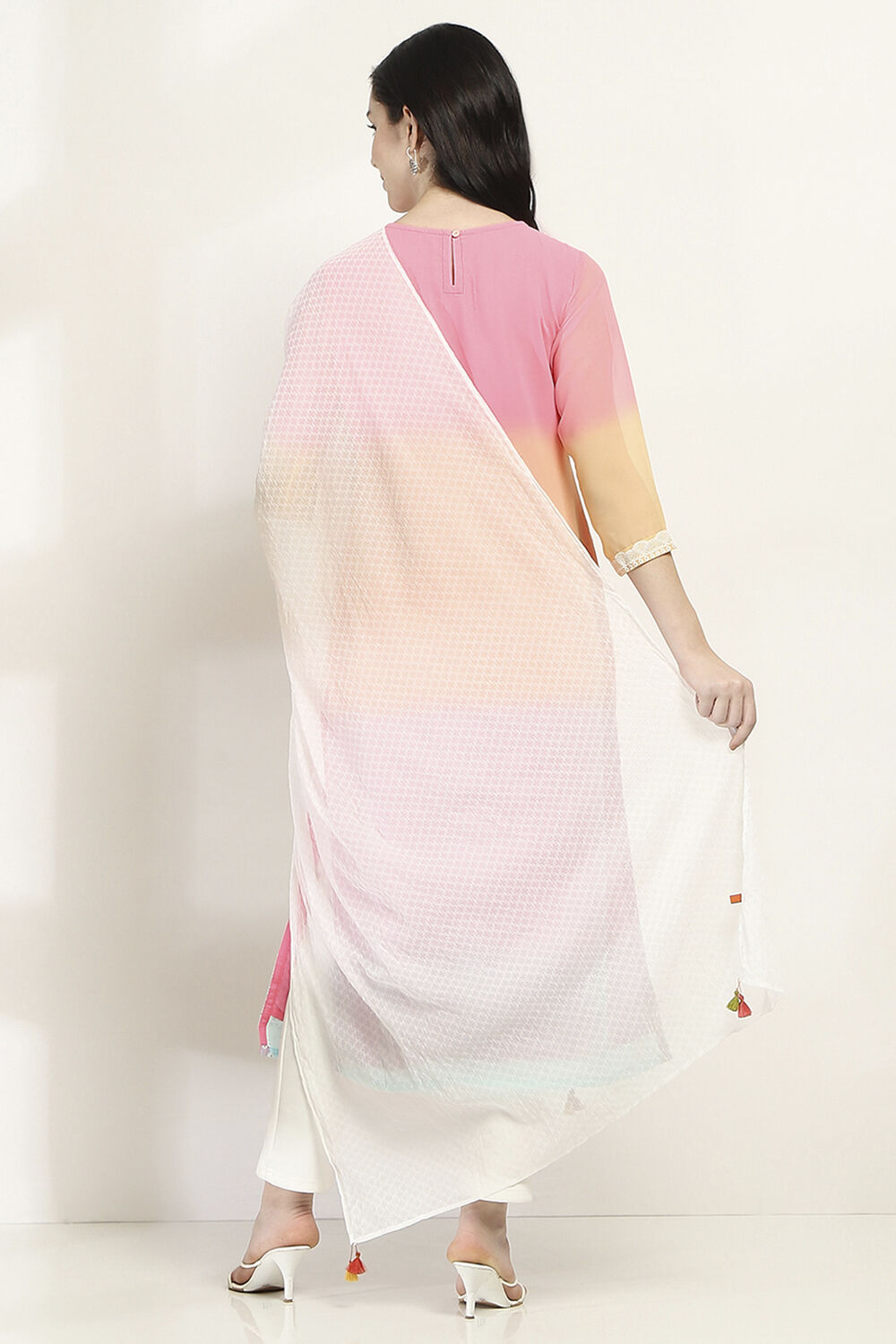 White Polyester Dupatta image number 1