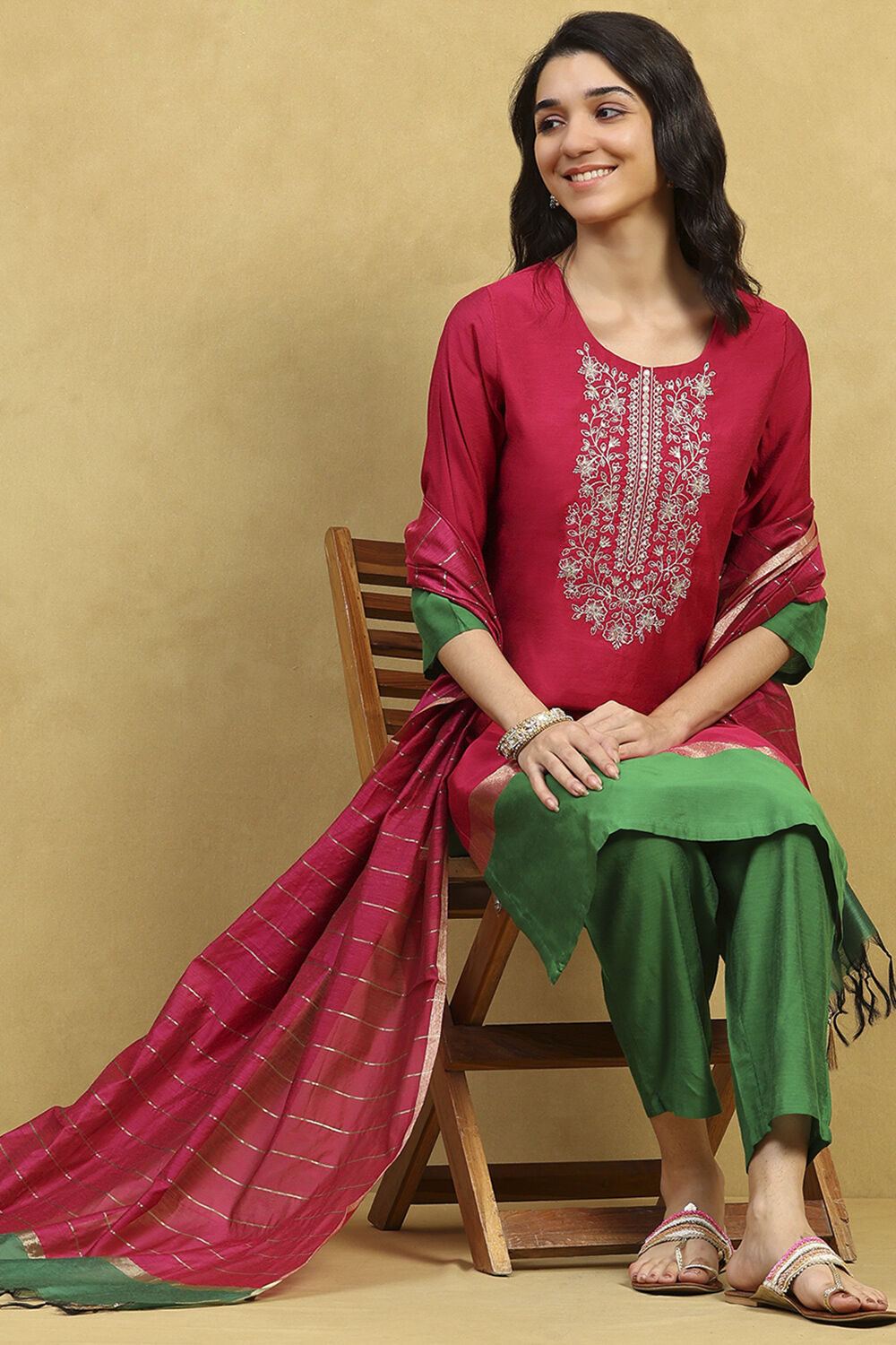 Pink Viscose Blend Solid Straight Suit Set image number 0