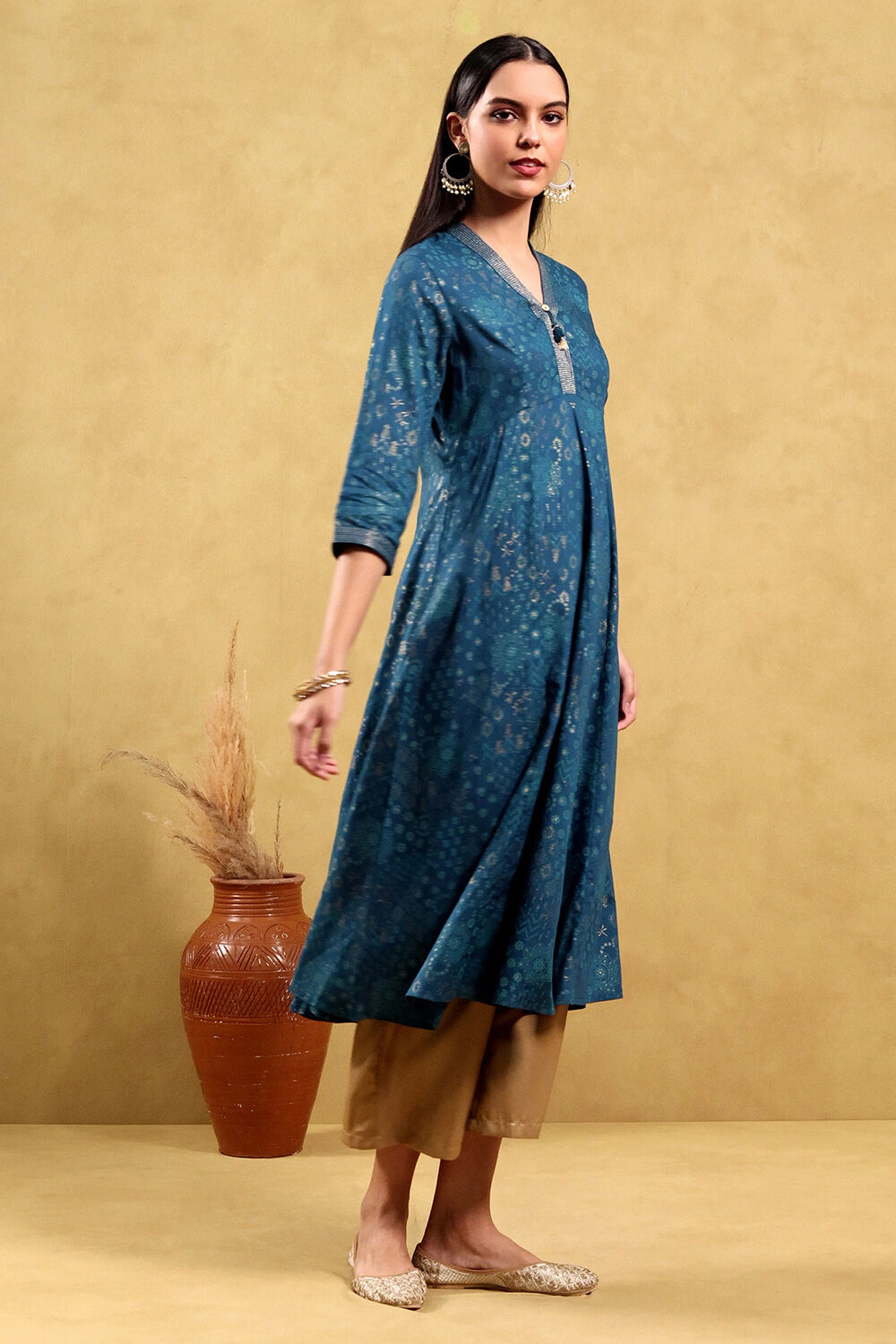 Blue Viscose Rayon Printed Kalidar Kurta image number 4