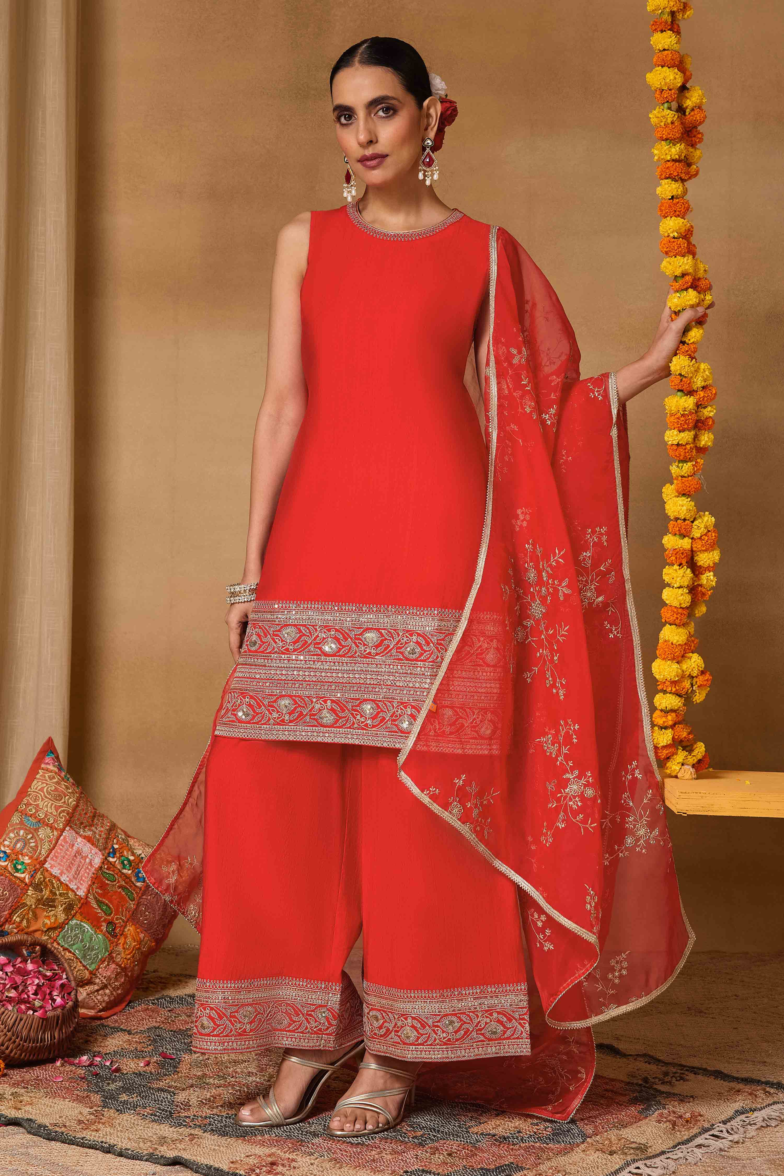 Red Viscose Blend Straight Solid Suit Set image number 4