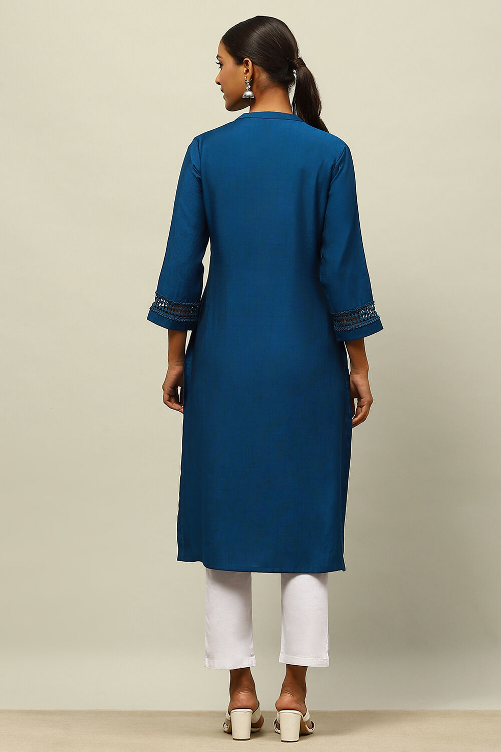 Blue Solid Straight Kurta image number 3