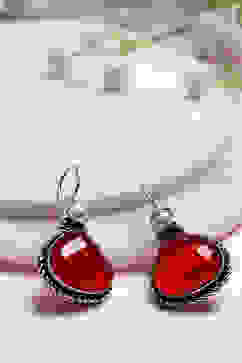 Maroon Brass Jhumka image number 0