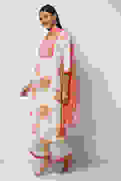 Peach-Toned Floral Printed Gathered Suit Set image number 3