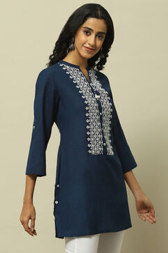 Navy Blue Schiffli Detail Straight Indie Top image number 4
