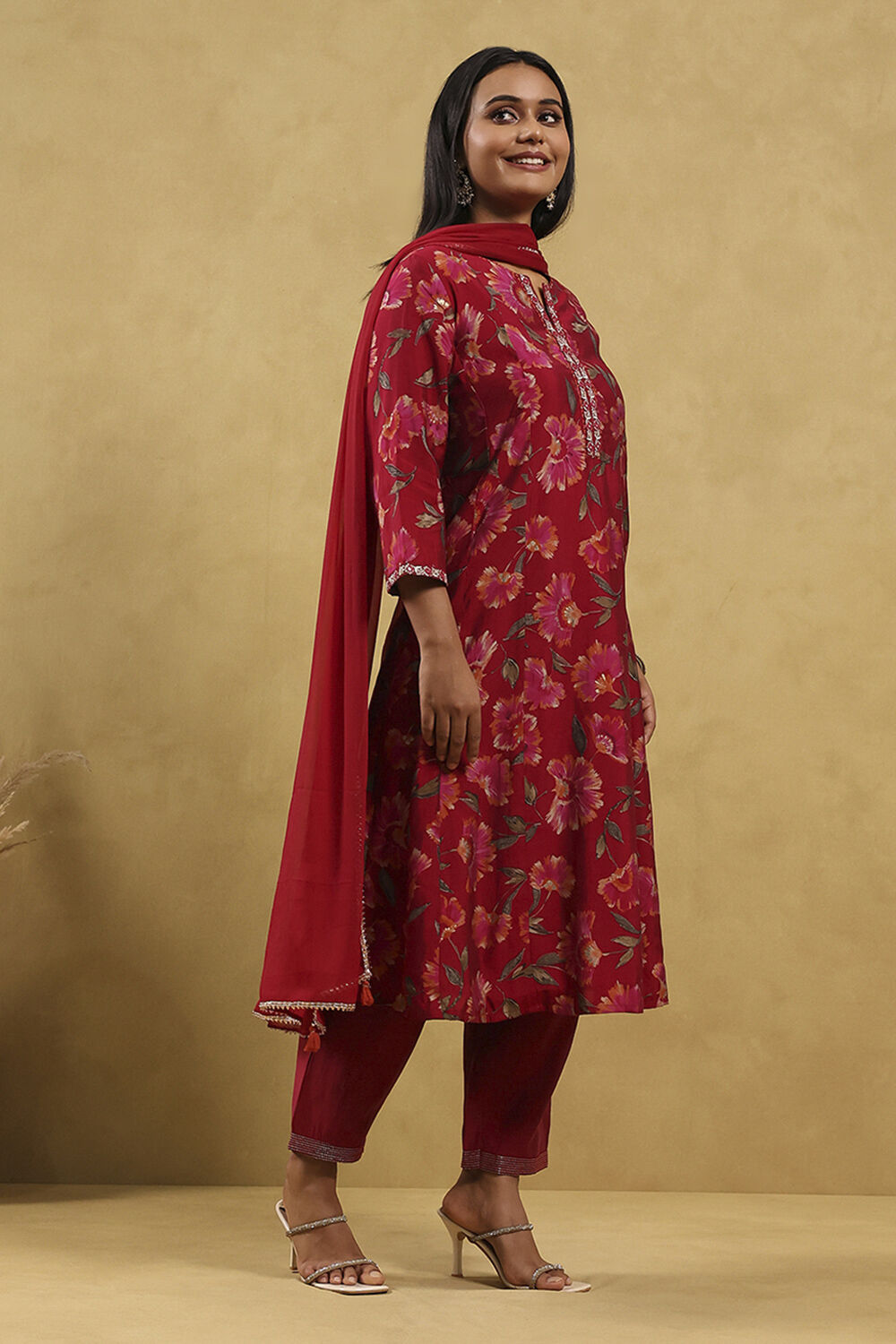 Pink Viscose Blend Printed Kalidar Suit Set image number 4