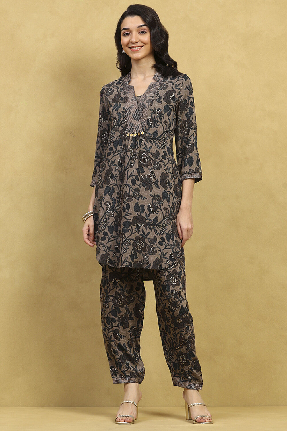 Blue Viscose Blend Printed Gathered Kurta Pants Set image number 3