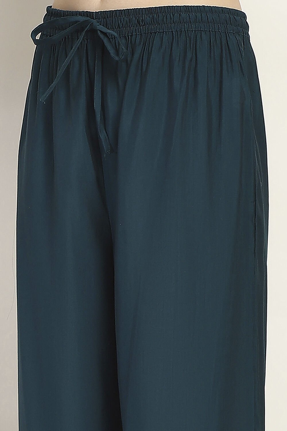 Green Viscose Blend Straight Suit Set image number 2