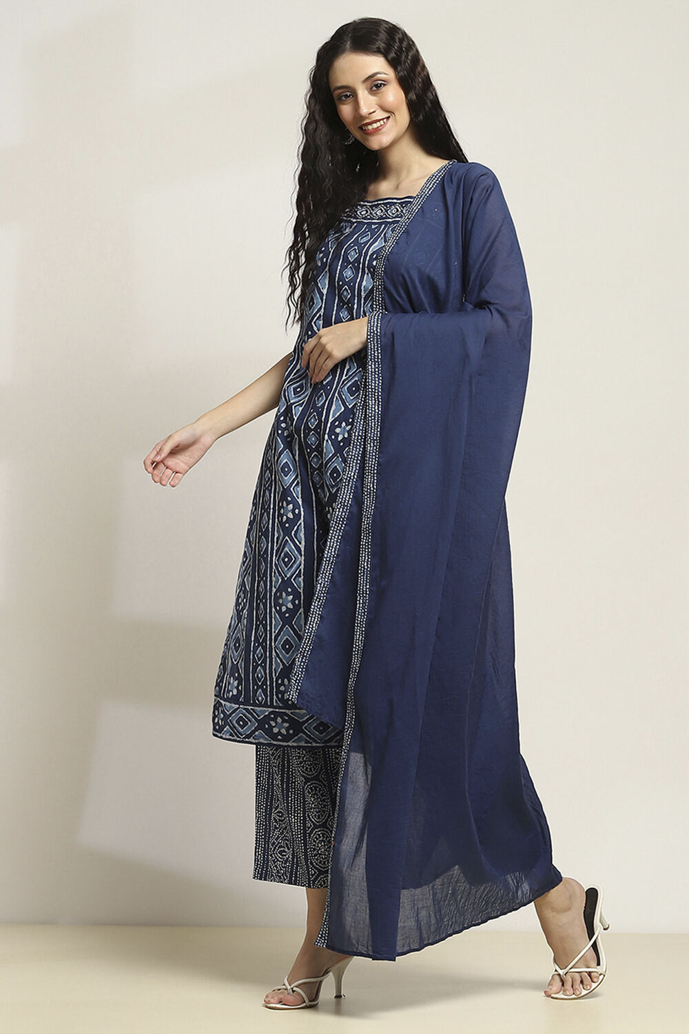 Indigo Cotton Printed Staright Suit Set image number 3