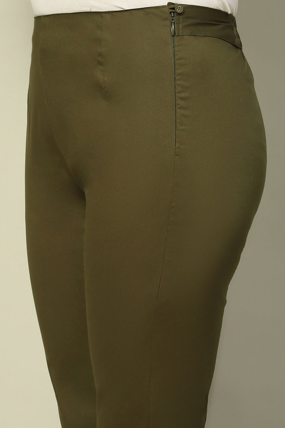 Nephrite Green Cotton Blend Solid Patyala image number 1