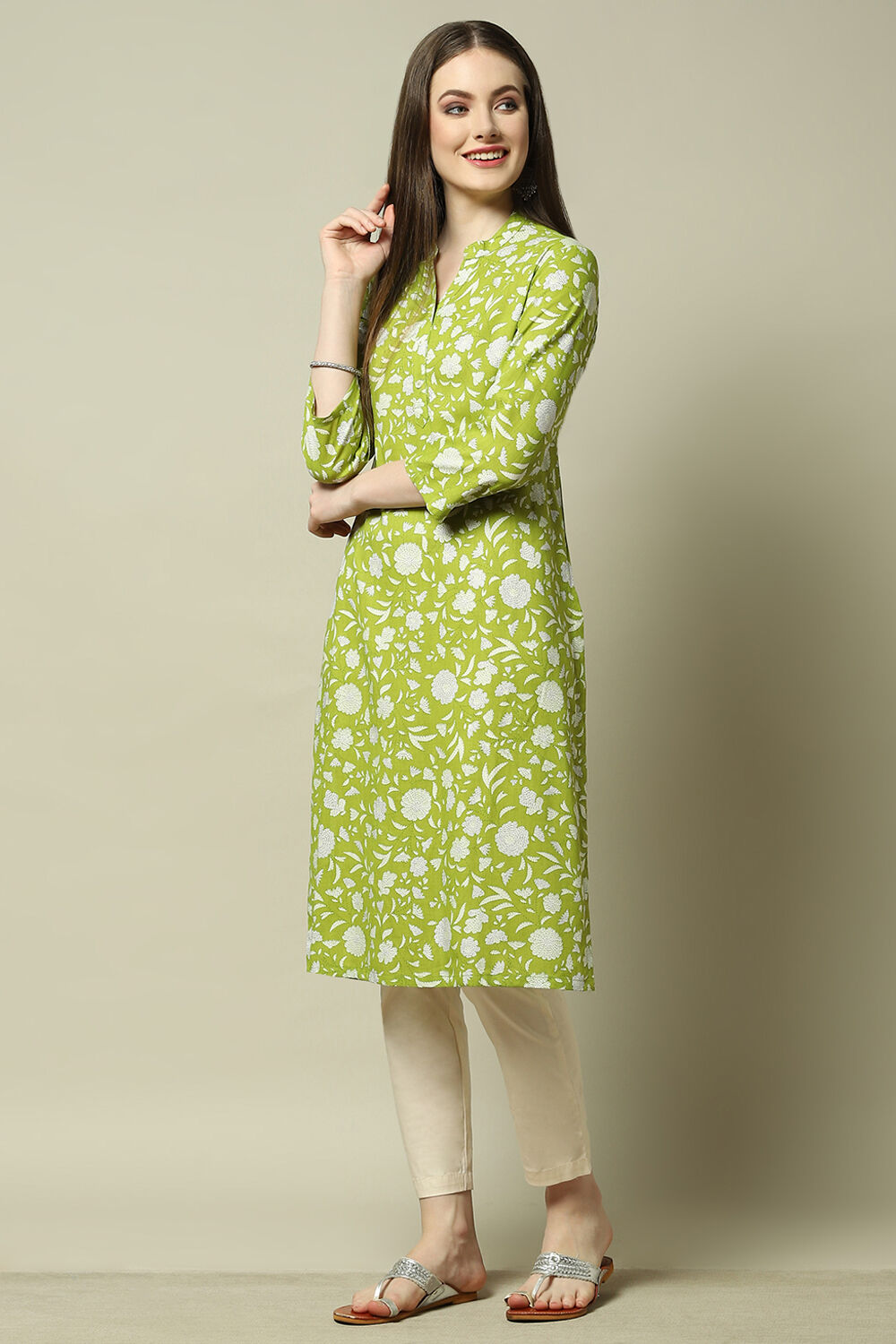 Green Floral Printed Straight Kurta image number 2