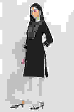 Black Solid Straight Kurta image number 2