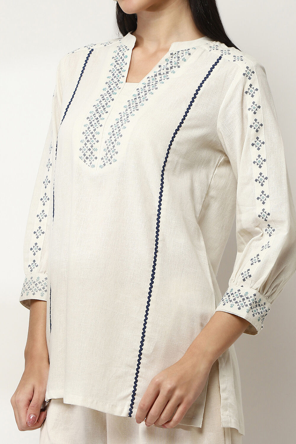 Off-White Cotton Blend Straight Top image number 1